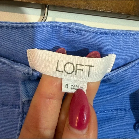 LOFT The Monroe 4 Inch Blue Chino Shorts Size 4 - Picture 4 of 6